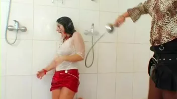 Chick Needs a Cold Shower! Screencap 10 on sinx.preview.netperv.com