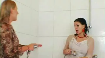 Chick Needs a Cold Shower! Screencap 35 on sinx.preview.netperv.com