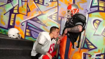 Sporty bi threesome Screencap 7 on sinx.preview.netperv.com