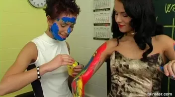 Working That Body Paint Screencap 29 on sinx.preview.netperv.com