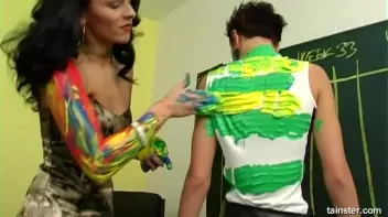 Working That Body Paint Screencap 35 on sinx.preview.netperv.com