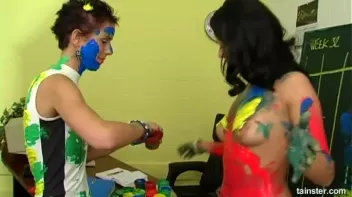 Working That Body Paint Screencap 61 on sinx.preview.netperv.com