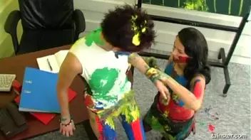 Working That Body Paint Screencap 72 on sinx.preview.netperv.com