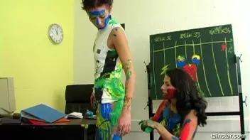 Working That Body Paint Screencap 77 on sinx.preview.netperv.com