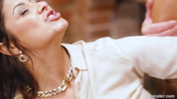 Give The Bitch A Tip Of Piss! Screencap 35 on sinx.preview.netperv.com