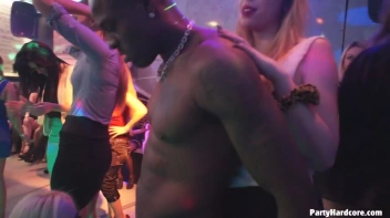 Party Hardcore Gone Crazy Vol. 32 Part 2 - Cam 2 Screencap 51 on sinx.preview.netperv.com