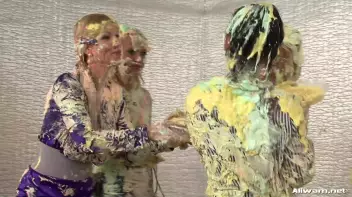 The Messiest Dessert Ever Screencap 43 on sinx.preview.netperv.com