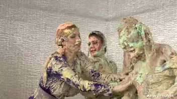 The Messiest Dessert Ever Screencap 67 on sinx.preview.netperv.com