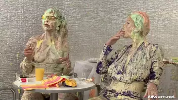 The Messiest Dessert Ever Screencap 80 on sinx.preview.netperv.com