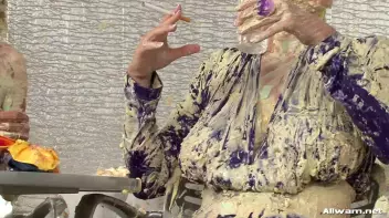 The Messiest Dessert Ever Screencap 82 on sinx.preview.netperv.com