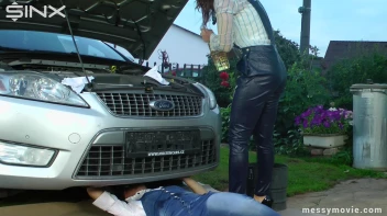 Mechanic Girls Get Oiled Up Screencap 11 on sinx.preview.netperv.com