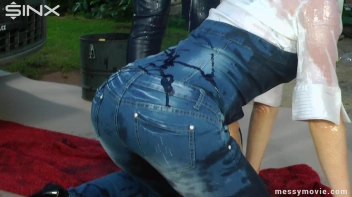Mechanic Girls Get Oiled Up Screencap 30 on sinx.preview.netperv.com