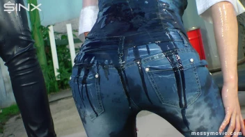 Mechanic Girls Get Oiled Up Screencap 32 on sinx.preview.netperv.com