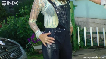 Mechanic Girls Get Oiled Up Screencap 41 on sinx.preview.netperv.com