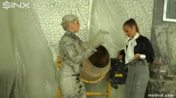 Bitch boss lady and her assistant in a messy catfight Screencap 6 on sinx.preview.netperv.com