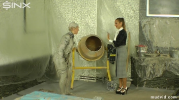 Bitch boss lady and her assistant in a messy catfight Screencap 1 on sinx.preview.netperv.com