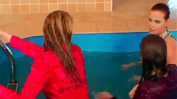 Splish Splash Eurobaabe Fun Screencap 57 on sinx.preview.netperv.com