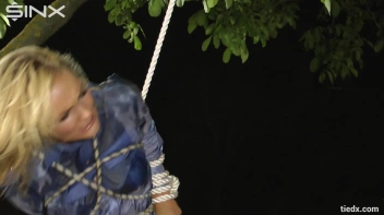 Sexy Officer Taken Hostage Screencap 31 on sinx.preview.netperv.com