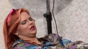 Ripped Up Business Lesbos Screencap 55 on sinx.preview.netperv.com