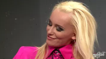 Fuck That Pink All Over The Club Screencap 35 on sinx.preview.netperv.com