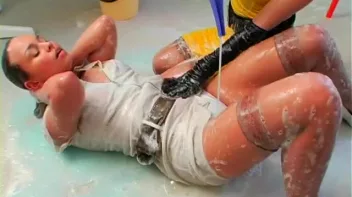 Lesbian Laundromat Screencap 105 on sinx.preview.netperv.com