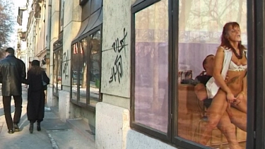 Latest deal - ANAL FIST fuck at PUBLIC shopping window