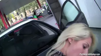 DickSuck Car Wash Screencap 51 on sinx.preview.netperv.com