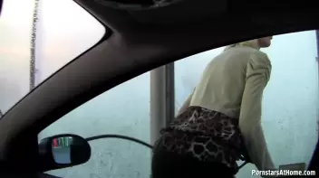 DickSuck Car Wash Screencap 6 on sinx.preview.netperv.com