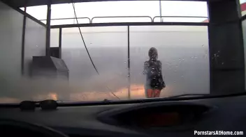 DickSuck Car Wash Screencap 76 on sinx.preview.netperv.com