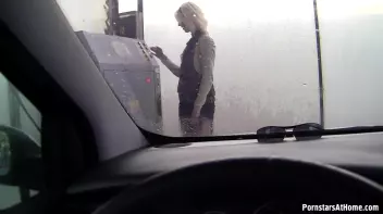 DickSuck Car Wash Screencap 12 on sinx.preview.netperv.com