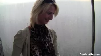 DickSuck Car Wash Screencap 14 on sinx.preview.netperv.com