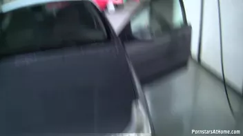 DickSuck Car Wash Screencap 40 on sinx.preview.netperv.com