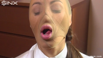 Her Tongue and Lips Are All You Need Screencap 1 on sinx.preview.netperv.com