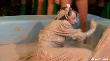 Wedding Babes Bitch Battle Screencap 35 on sinx.preview.netperv.com