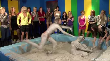 Wedding Babes Bitch Battle Screencap 46 on sinx.preview.netperv.com