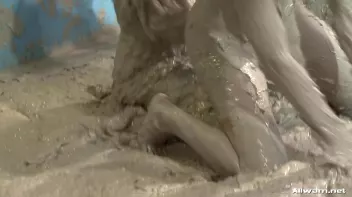 Wedding Babes Bitch Battle Screencap 48 on sinx.preview.netperv.com