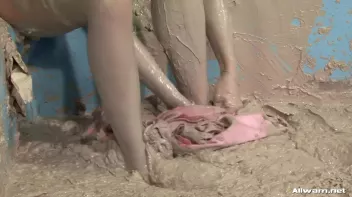 Wedding Babes Bitch Battle Screencap 61 on sinx.preview.netperv.com