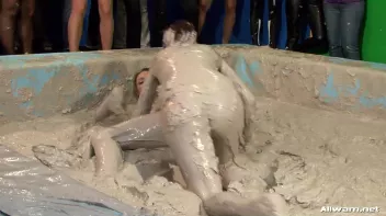 Wedding Babes Bitch Battle Screencap 71 on sinx.preview.netperv.com