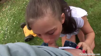 Brunette Gets A Backyard Face Bang Screencap 10 on sinx.preview.netperv.com