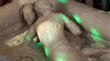 Elegant Muddy Wrestling? Screencap 97 on sinx.preview.netperv.com