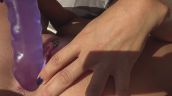 Der Megadildo am frühem Morgen Screencap 41 on sinx.preview.netperv.com