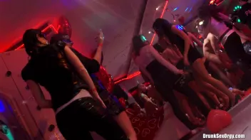 Valentine's Day Vaginas Part 2 - Shower Cam Screencap 86 on sinx.preview.netperv.com