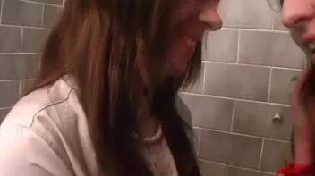 Bloused Up Beauties In The Bath Screencap 20 on sinx.preview.netperv.com