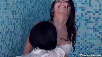 Lesbo Love In The Hot Tub Part 2 Screencap 17 on sinx.preview.netperv.com