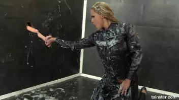 Blonde thief Barra makes herself cum with a stolen Dildo Screencap 39 on sinx.preview.netperv.com