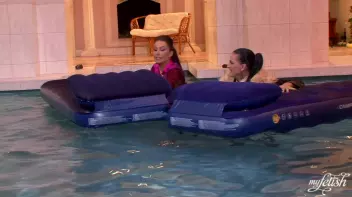 Lezzing Out In The Pool Screencap 16 on sinx.preview.netperv.com