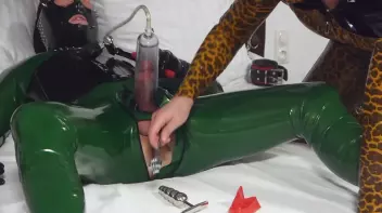 Latexgelüste 3 Screencap 37 on sinx.preview.netperv.com