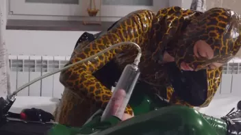 Latexgelüste 3 Screencap 49 on sinx.preview.netperv.com