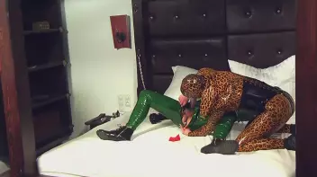 Latexgelüste 3 Screencap 51 on sinx.preview.netperv.com