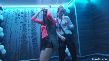 The Wetlook Vibe Is Very Alive! Screencap 26 on sinx.preview.netperv.com